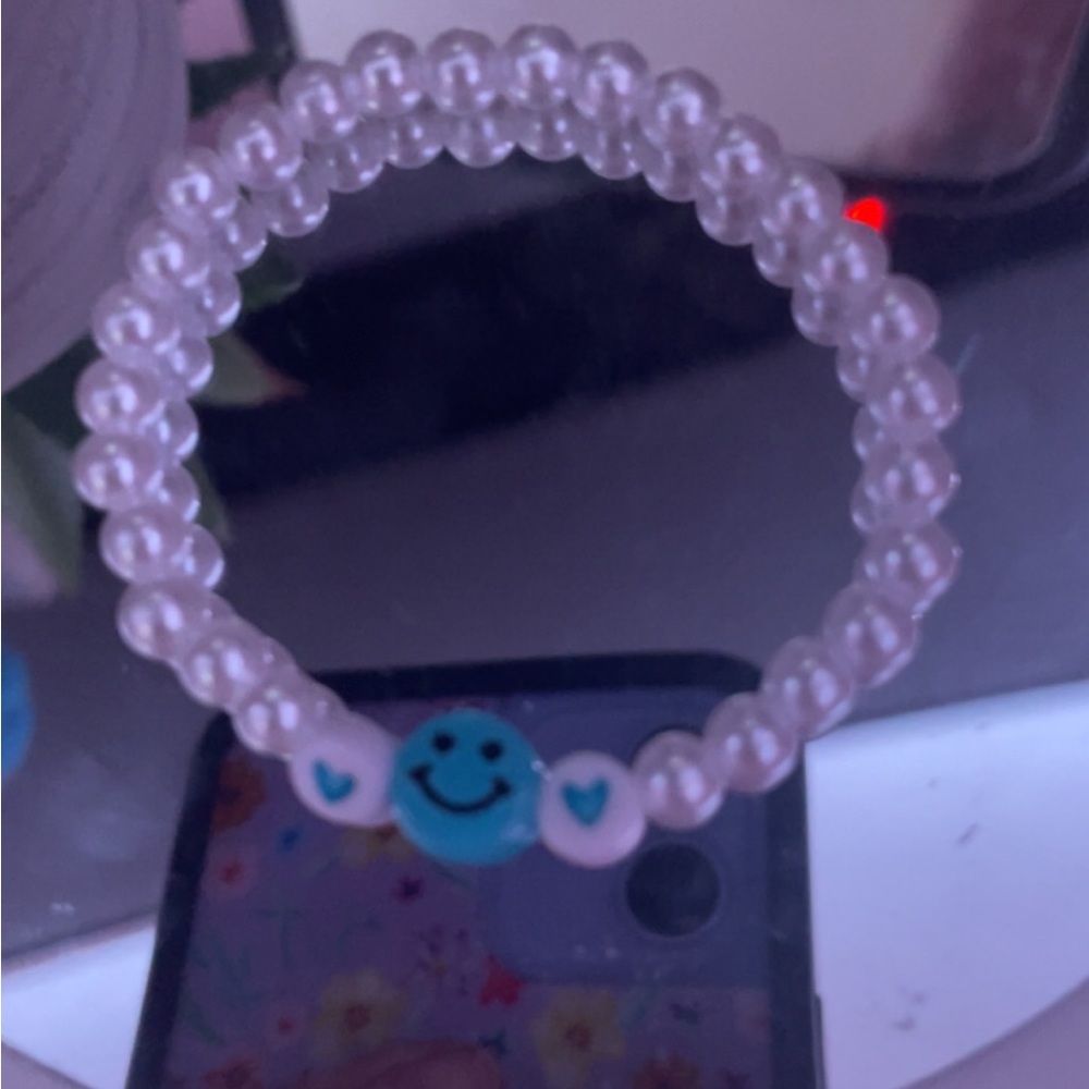 pearl bracelet with pretty smiley charm!